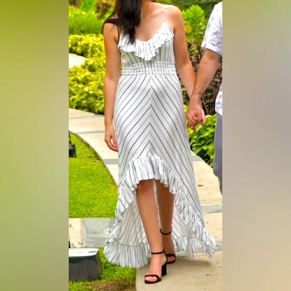 Express- white and black striped hi-lo maxi dress - Picture 1 of 3
